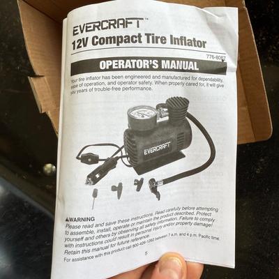 Blue Hawk Wheelbarrow with Evercraft Tire Inflator (G-HS)