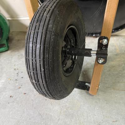 Blue Hawk Wheelbarrow with Evercraft Tire Inflator (G-HS)