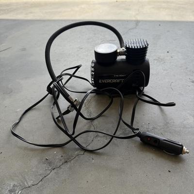 Blue Hawk Wheelbarrow with Evercraft Tire Inflator (G-HS)