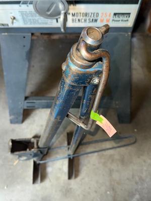 Sale Photo Thumbnail #198: G106-Garage Item