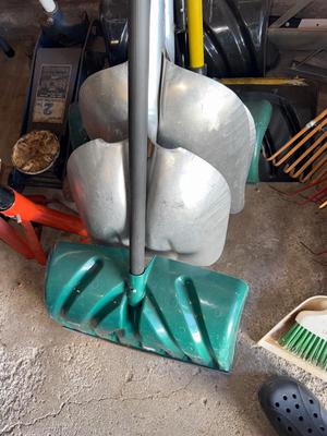 Sale Photo Thumbnail #311: G64-Shovels