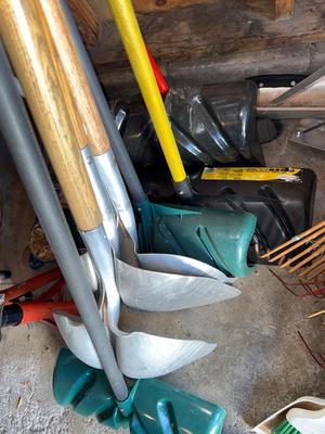 Sale Photo Thumbnail #310: G64-Shovels