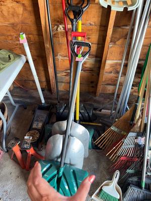 Sale Photo Thumbnail #308: G64-Shovels