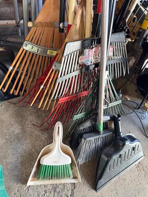 Sale Photo Thumbnail #313: G63-snow rakes, rakes and extras
