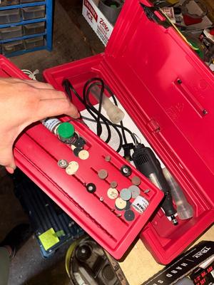 Sale Photo Thumbnail #406: G32–Misc garage items