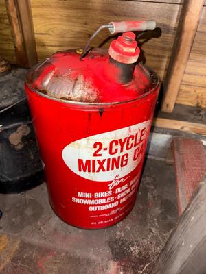 Sale Photo Thumbnail #413: G30-Stool + cans