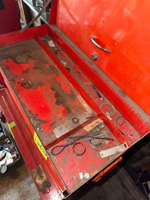 Sale Photo Thumbnail #437: G23.5-Snap on tool box