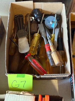 Sale Photo Thumbnail #490: G7-Flat of tools