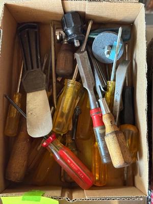 Sale Photo Thumbnail #491: G7-Flat of tools