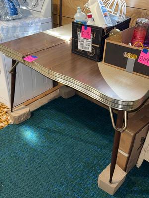 Sale Photo Thumbnail #537: D111-Vintage Table
