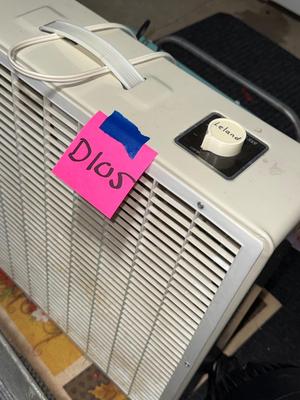 Sale Photo Thumbnail #557: D105-Fans