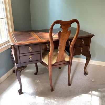 A795 Mid 20th Century Vintage Sligh Co. Leather Top Desk With Queen Anne Cherrywood Side Chair