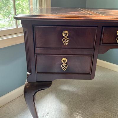 A795 Mid 20th Century Vintage Sligh Co. Leather Top Desk With Queen Anne Cherrywood Side Chair