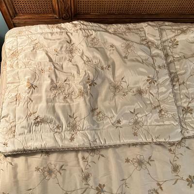 A810 Croscill Home Floral Yellow/Gold Comforter & Two Matching Pillow Shams