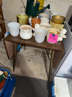 Sale Photo Thumbnail #604: D92-Drop leaf table plus small pots and planters