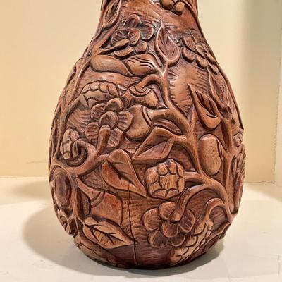 L817 Hand-Carved Wooden Vase With Floral Motif