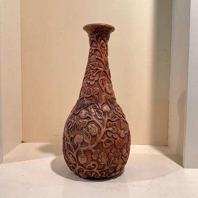 L817 Hand-Carved Wooden Vase With Floral Motif