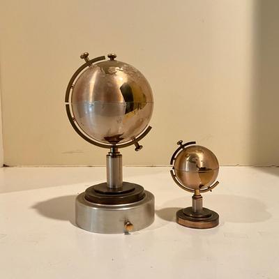 L825 Vintage Brass Globe Cigarette Dispenser & Lighter