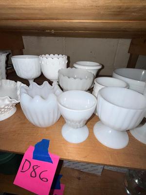 Sale Photo Thumbnail #629: D86-Glassware lot