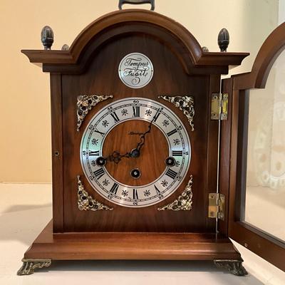 L831 Kieninger Tempus Fugit German Mantel Clock