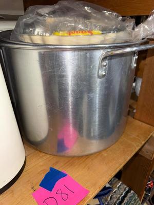 Sale Photo Thumbnail #649: D81-Kitchen Items
