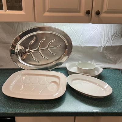 K844 Assortment Of Carving Tray & Corningware