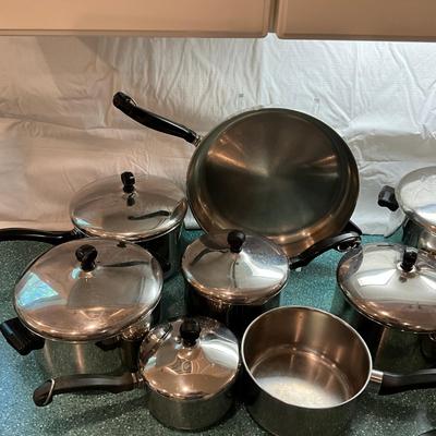 K847 Large 10pc Assortment Of Farberware (B)