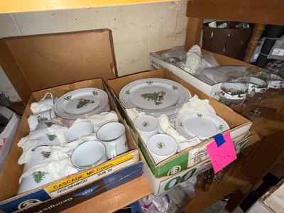 Sale Photo Thumbnail #666: D76-holiday dishes