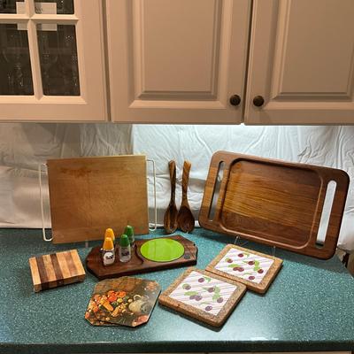 K849 Wood Tray & Trivets Lot