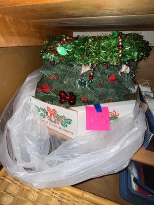 Sale Photo Thumbnail #670: D75-Wreaths