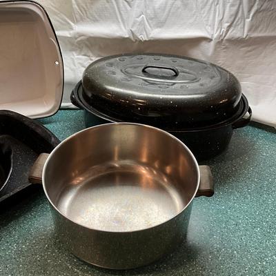 K850 Enamel and Cast Iron Cookware
