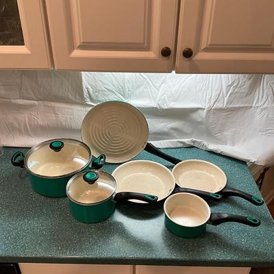 K852 Turquoise Farberware Set