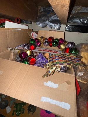Sale Photo Thumbnail #679: D72-Holiday Lot