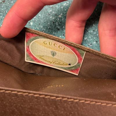 A859 Vintage Gucci Authentic Accesory Collection Bifold Wallet