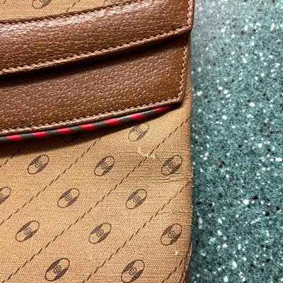 A860 Vintage Gucci Authentic Accesory Collection Clutch Bag