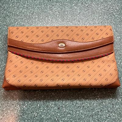 A860 Vintage Gucci Authentic Accesory Collection Clutch Bag