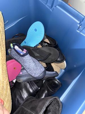 Sale Photo Thumbnail #685: D70-Tote with shoes, hats, boots