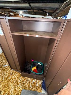 Sale Photo Thumbnail #693: D67-Closet

This lot does not include the items inside