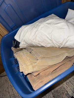 Sale Photo Thumbnail #750: D52- Tote of clothing