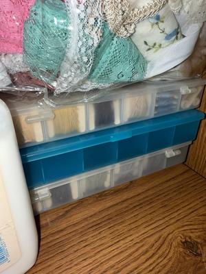 Sale Photo Thumbnail #775: D44-Craft lot