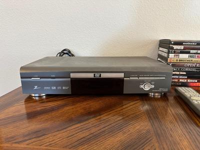 ZENITH DVD/MP3 PLAYER AND DVD COLLECTION