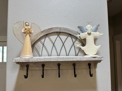 KNICK NACK SHELF/COAT RACK WITH ANGELS AND WALL HANGING