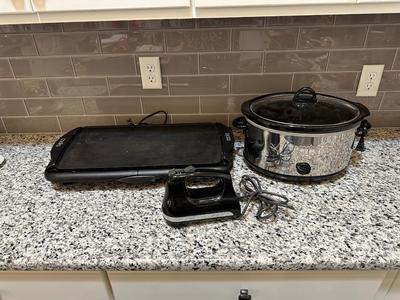 ELECTRIC GRIDDLE, CROCKPOT AND MIXER