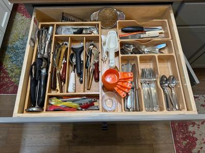 MISC UTENSILS AND FLATWARE
