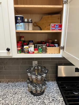 MISC SPICES AND SPICE RACK