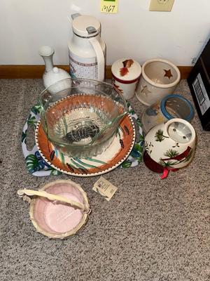 Sale Photo Thumbnail #936: M67-dishes and decor