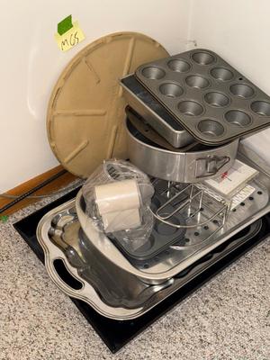 Sale Photo Thumbnail #942: M65–Kitchen items
