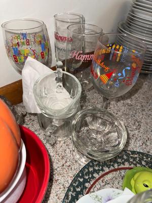 Sale Photo Thumbnail #965: M59-Assorted kitchen items