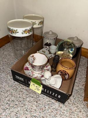 Sale Photo Thumbnail #974: M56-kitchen items