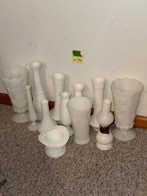 Sale Photo Thumbnail #976: M54-Vases +